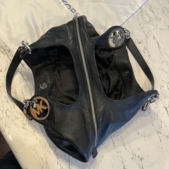 Michael Kors black leather handbag and dust bag. - Picture 4 of 5